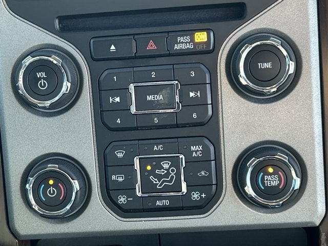 2015 Ford Super Duty F-250 SRW Lariat