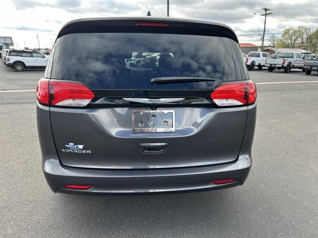 2022 Chrysler Voyager LX