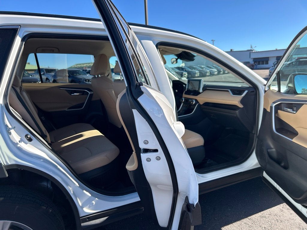 2025 Toyota RAV4 Hybrid XLE