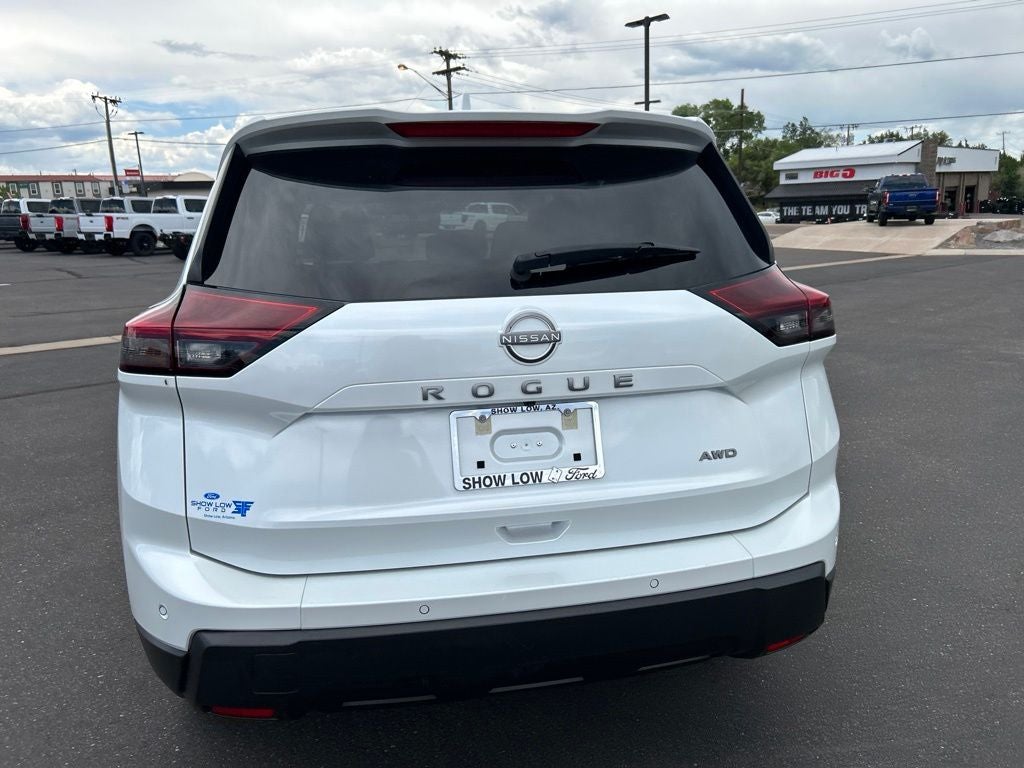 2025 Nissan Rogue SV
