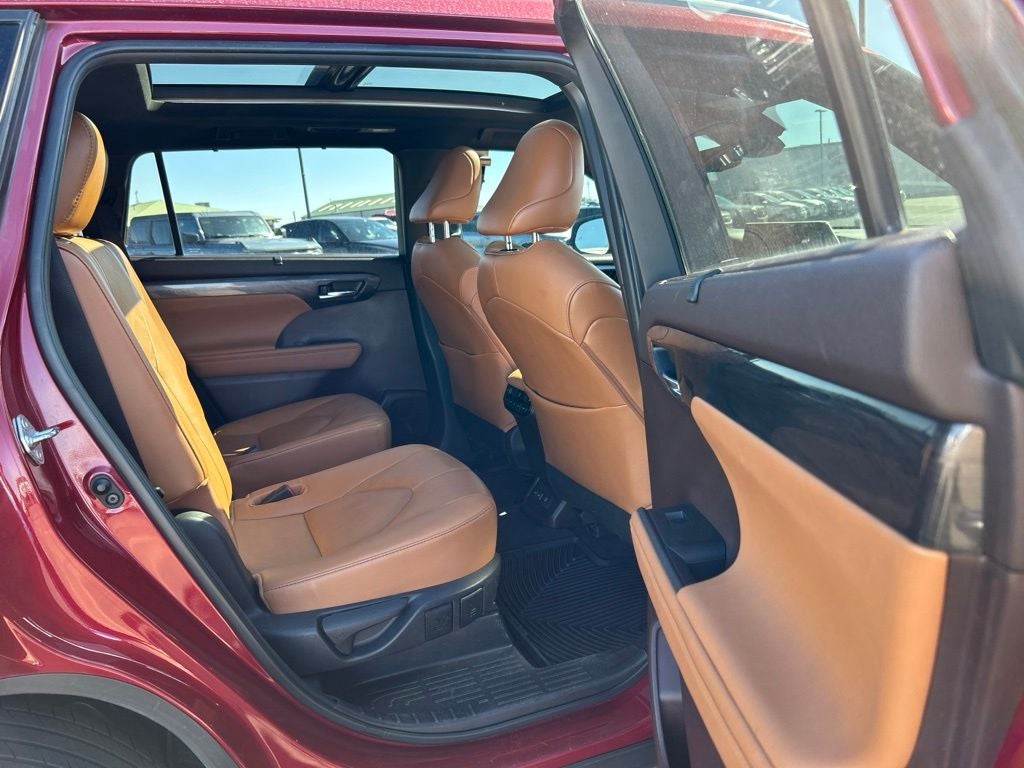 2022 Toyota Highlander Platinum